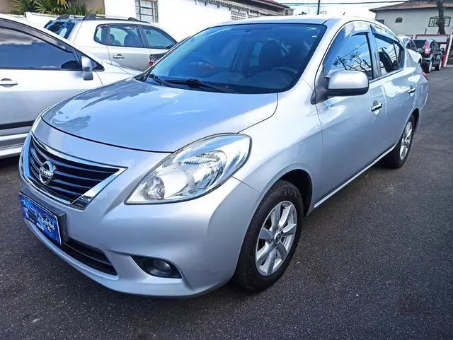 Carro Nissan Versa 2013 1.6 16V SL (Flex)