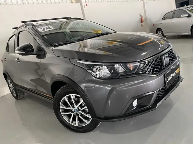 Carro Fiat Argo 2024 Trekking 1.3