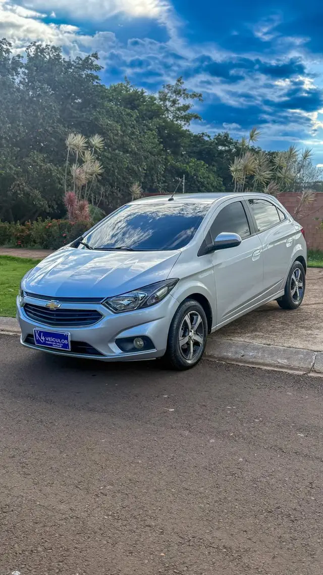 Carro Chevrolet Onix 2018 1.4 LTZ SPE/4 (Aut)