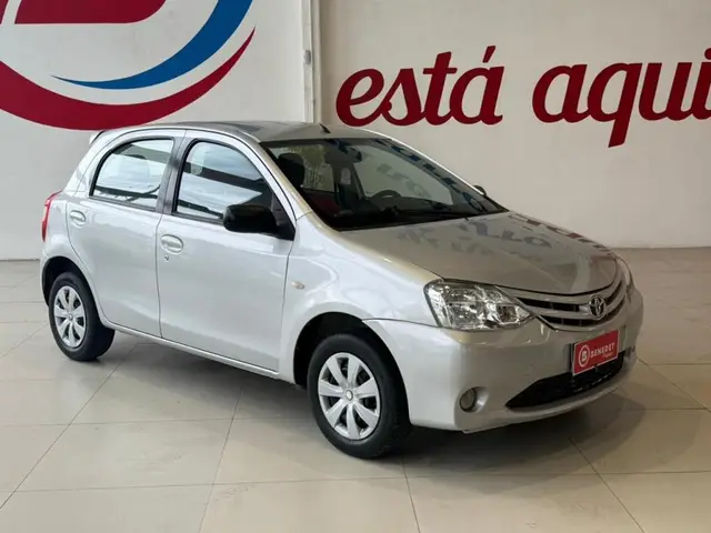 Carro Toyota Etios 2013 XS 1.3 (Flex)