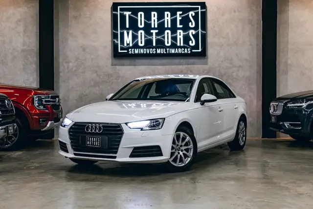 Carro Audi A4 2017 2.0 TFSI Attraction S Tronic