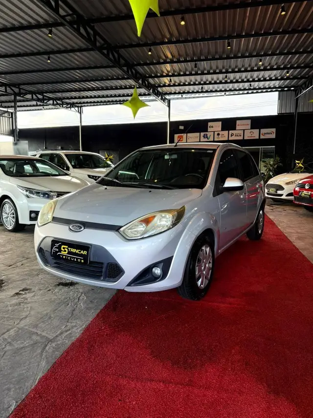 Carro Ford Fiesta Hatch 2014 1.6 (Flex)