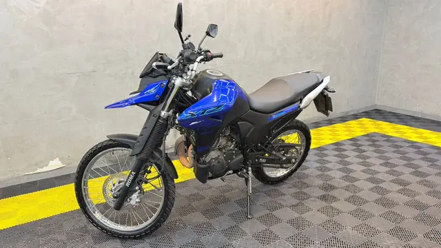 Moto Yamaha XTZ 250 Lander 2025 Connected