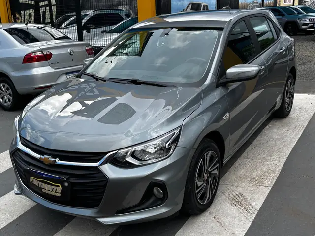 Carro Chevrolet Onix 2025 LT 1.0 Turbo