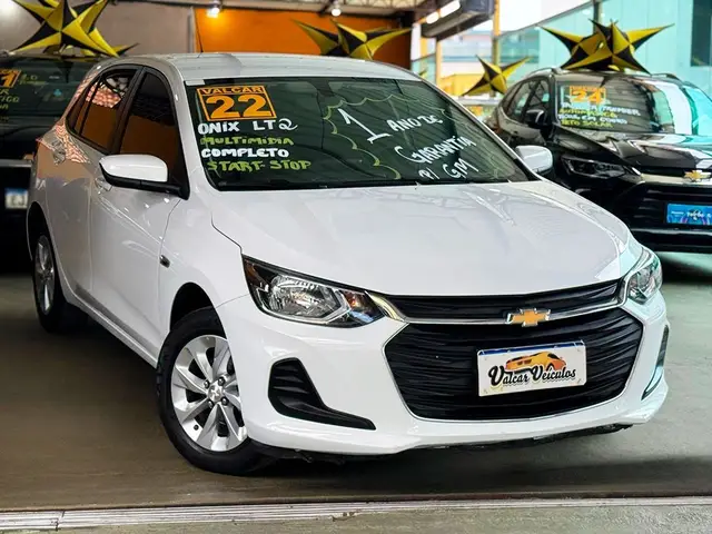Carro Chevrolet Onix 2022 LT 1.0