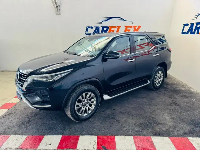 Carro Toyota SW4 2021 SRX 2.8 turbodiesel 7L 4x4 (Aut)