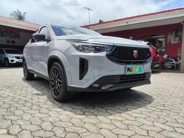 Carro Fiat Fastback 2025 Abarth