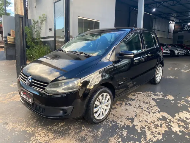 Carro Volkswagen Fox 2011 1.0 8V (Flex) 4p