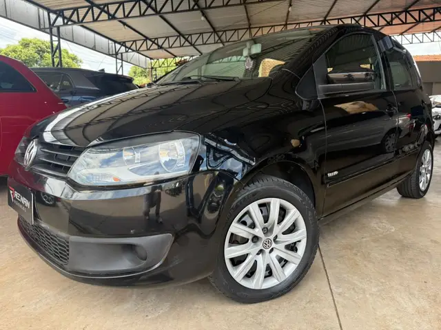 Carro Volkswagen Fox 2011 1.0 8V (Flex) 4p