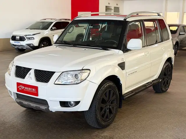Carro Mitsubishi Pajero TR4 2014 2.0 16V 4x2 (Flex)