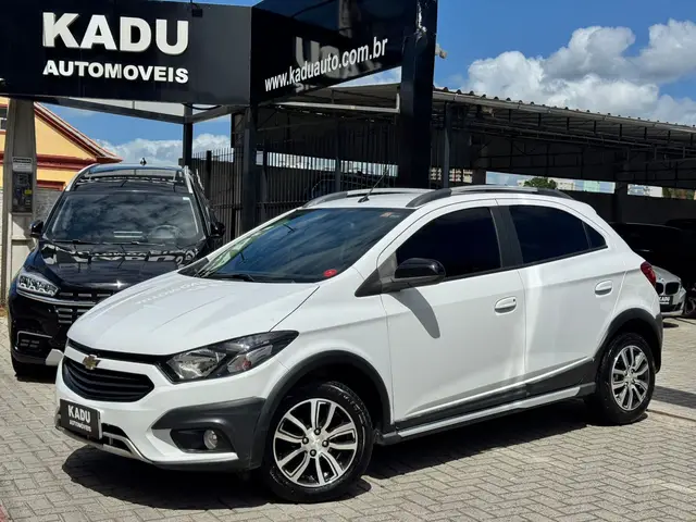 Carro Chevrolet Onix 2018 1.4 Activ SPE/4 (Aut)