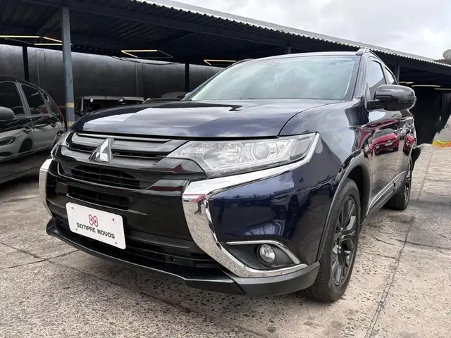 Carro Mitsubishi Outlander 2018 Comfort 2.0 16V (Aut)