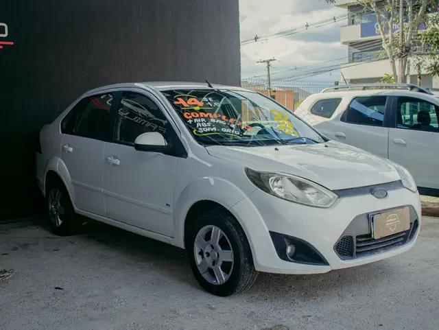 Carro Ford Fiesta Sedan 2014 SE 1.6 Rocam (Flex)