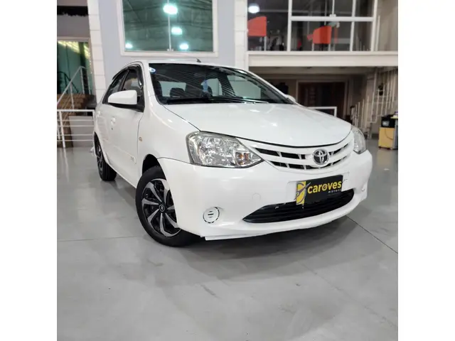 Carro Toyota Etios Sedan 2015 XS 1.5 (Flex)