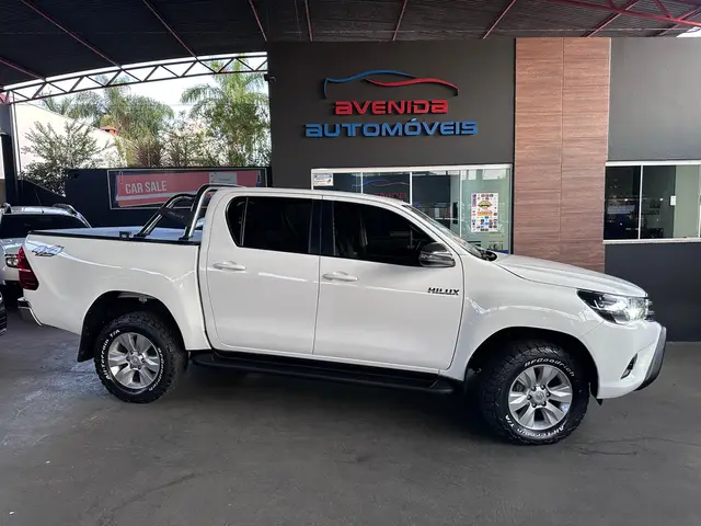Carro Toyota Hilux Cabine Dupla 2018 Hilux 2.8 TDI SRV CD 4x4 (Aut)