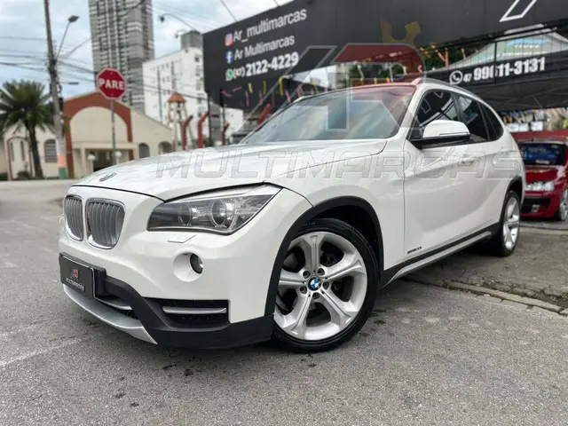 Carro BMW X1 2014 2.0 sDrive20i (Aut)