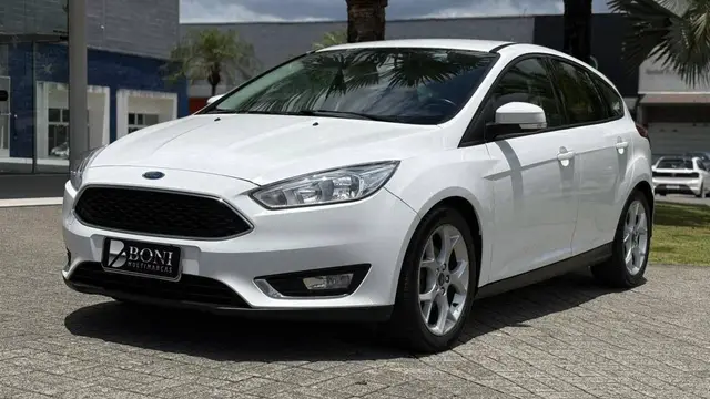 Carro Ford Focus Sedan 2017 SE Plus 2.0 PowerShift
