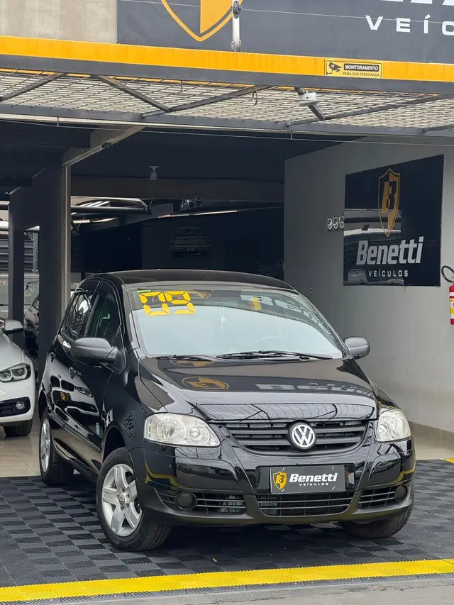 Carro Volkswagen Fox 2009 Route 1.0 8V (Flex)
