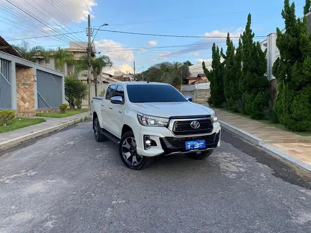 Carro Toyota Hilux Cabine Dupla 2020 Hilux 2.8 TDI SRX CD 4x4 (Aut)