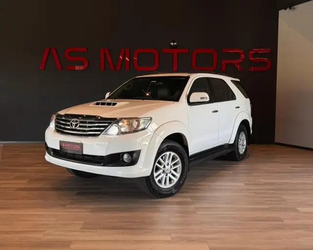 Carro Toyota SW4 2015 Hilux  3.0 TDI 4x4 SRV 7L