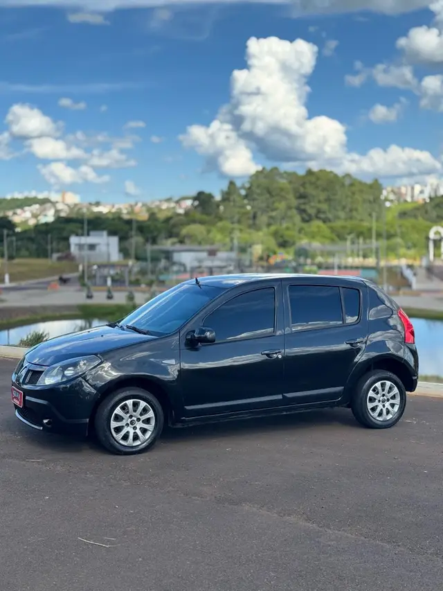 Carro Renault Sandero 2009 Privilège 1.6 8V Hi-Torque (flex)