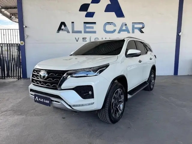 Carro Toyota SW4 2022 SRX 2.8 turbodiesel 7L 4x4 (Aut)