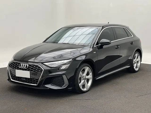 Carro Audi A3 Sportback 2023 S-Line 2.0 TFSI S-tronic (Híb.)