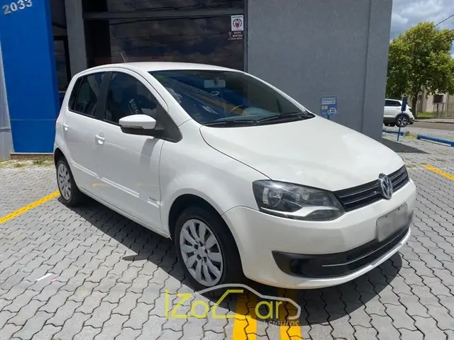 Carro Volkswagen Fox 2014 1.0 TEC (Flex) 4p