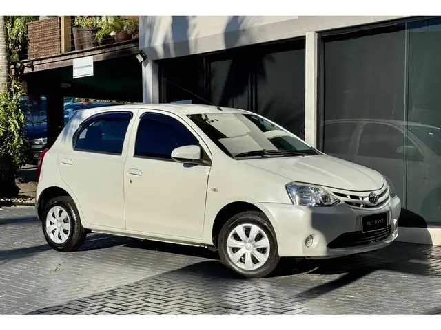 Carro Toyota Etios 2015 X 1.3 (Flex)