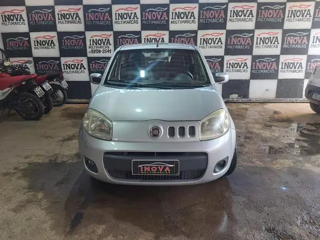 Carro Fiat Uno 2015 Attractive 1.0 8V (Flex) 4p