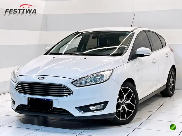 Carro Ford Focus Hatch 2016 Titanium 2.0 PowerShift