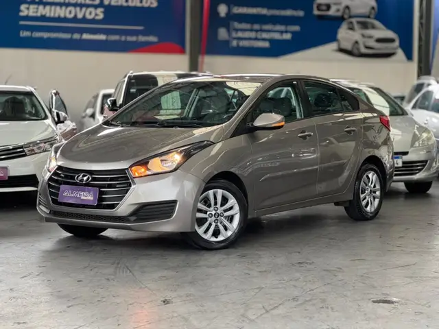 Carro Hyundai HB20S 2017 1.0 Comfort Plus (Flex)