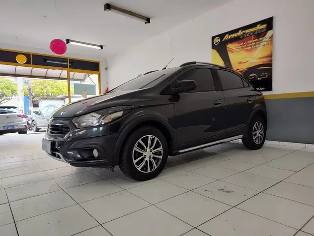 Carro Chevrolet Onix 2018 1.4 Activ SPE/4 (Aut)