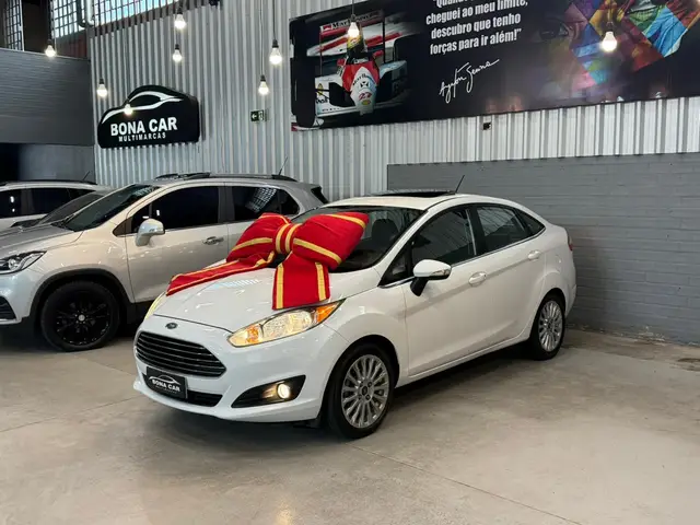 Carro Ford New Fiesta Sedan 2015 1.6 Titanium PowerShift (Flex)