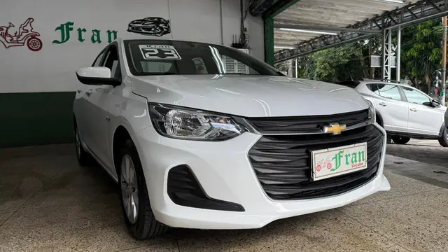 Carro Chevrolet Onix Plus 2023 LT 1.0 Turbo (Aut.)