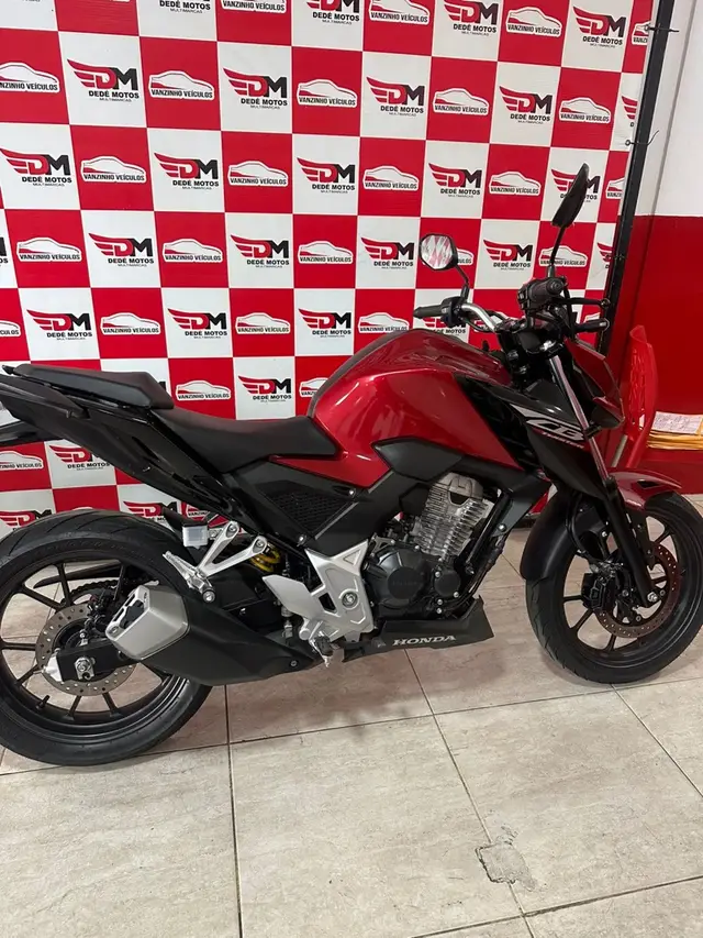 Moto Honda CB 300F Twister 2025 (ABS)