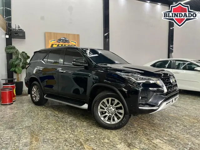 Carro Toyota SW4 2021 SRX 2.8 turbodiesel 7L 4x4 (Aut)