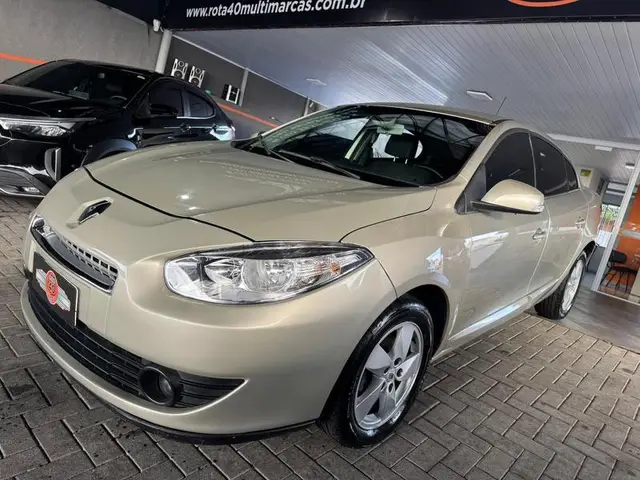 Carro Renault Fluence 2013 2.0 16V Dynamique (Flex)