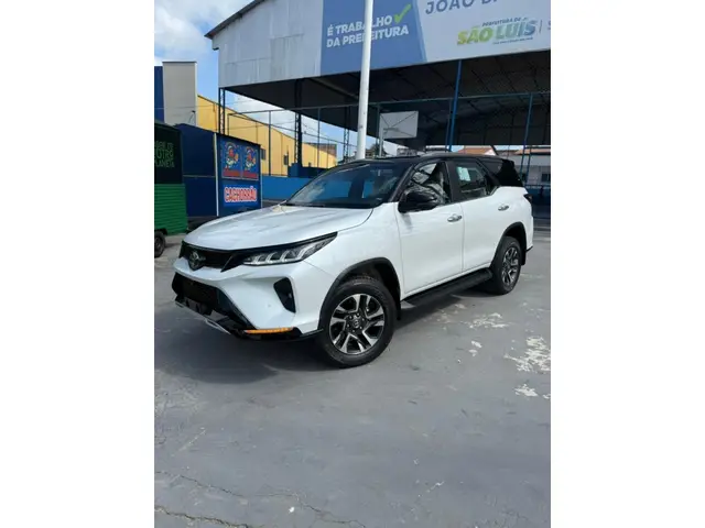 Carro Toyota SW4 2025 Diamond  2.8 Turbodiesel 4x4 (Aut.)