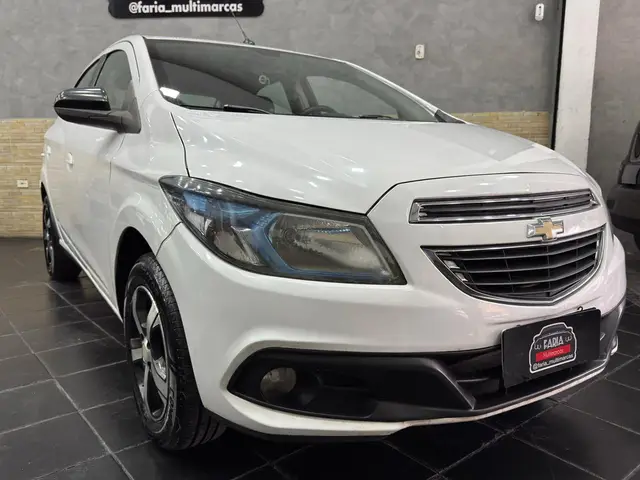 Carro Chevrolet Onix 2015 1.4 LT SPE/4
