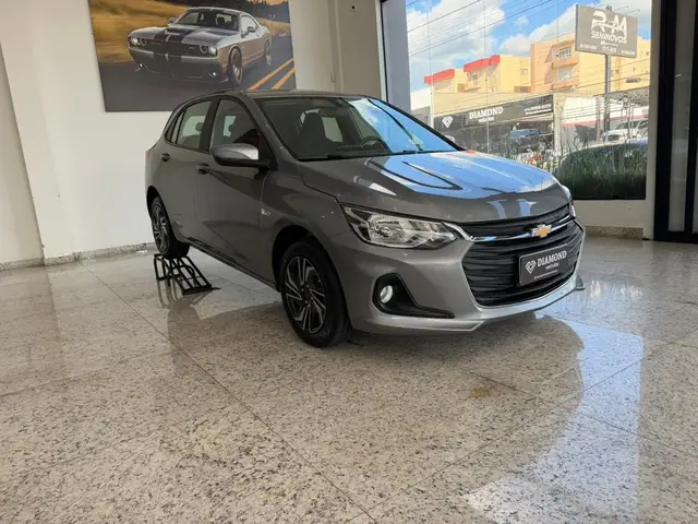 Carro Chevrolet Onix 2025 LT 1.0