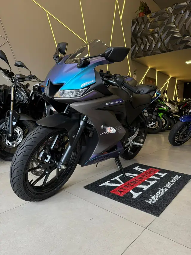 Moto Yamaha YZF R15 2025 ABS