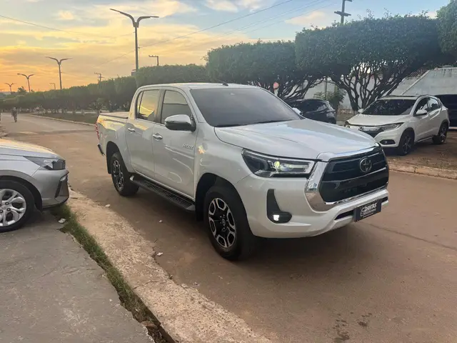 Carro Toyota Hilux Cabine Dupla 2024 SRX 4x4 2.8 Diesel