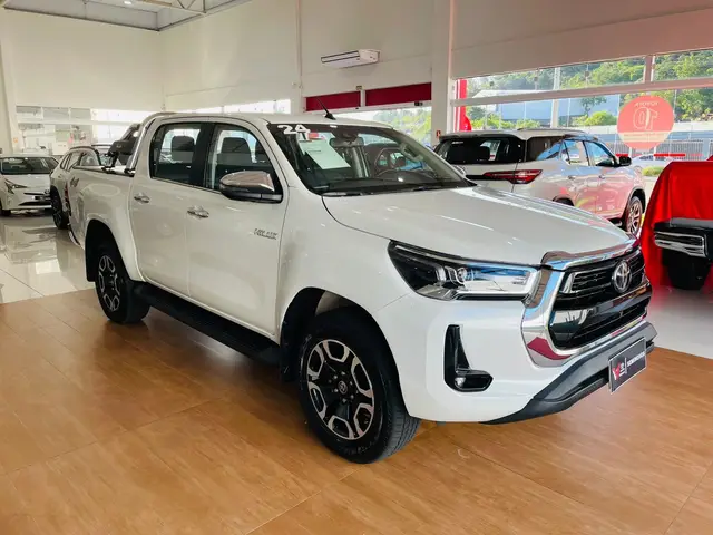 Carro Toyota Hilux Cabine Dupla 2024 SRX 4x4 2.8 Diesel