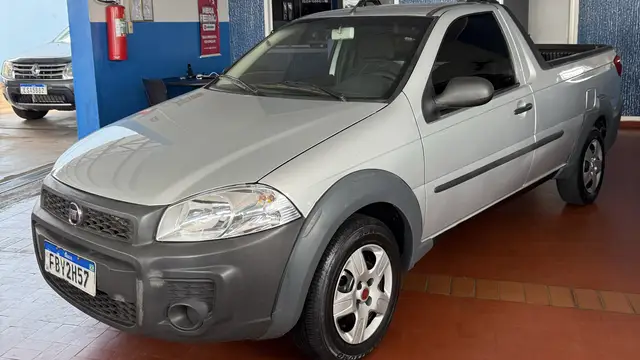 Carro Fiat Strada 2015 Working 1.4 (Flex)