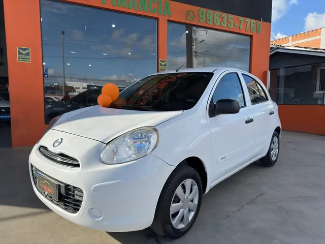 Carro Nissan March 2014 1.0 16V (Flex)