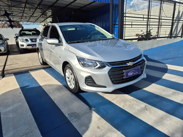 Carro Chevrolet Onix 2023 LT 1.0