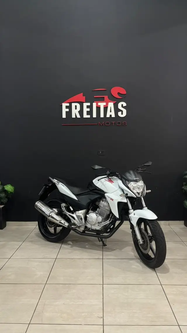 Moto Honda CB 300R 2014 Standard