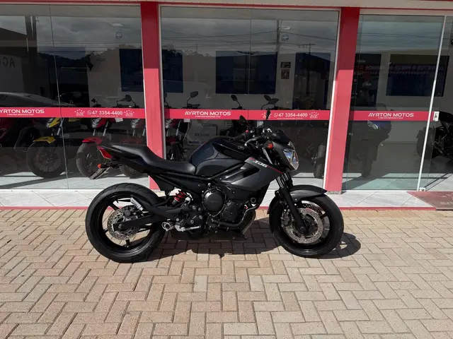 Moto Yamaha XJ6 N 2013 XJ6 N/ABS