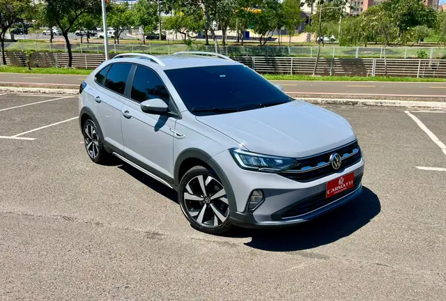 Carro Volkswagen Nivus 2023 Highline 200 TSI